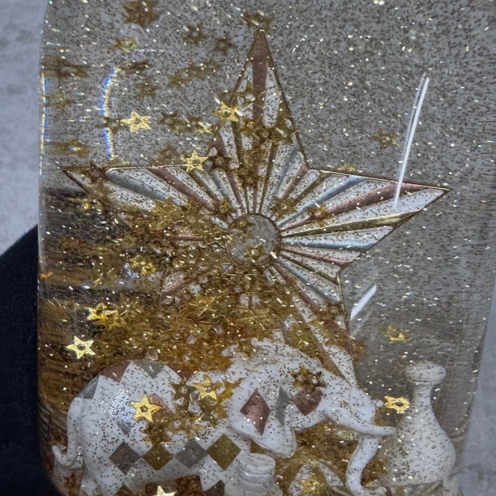 2025 Dior Festive Snow Globe with Gold and White Accents - Picture 4 of 9